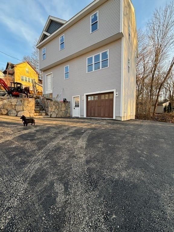 4 Aurora Street Worcester, MA 01607 - Photo 3 of 40 Gallery Image 3