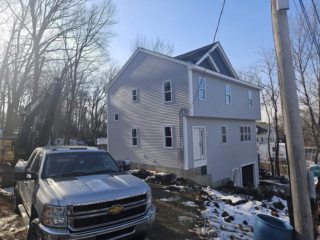 4 Aurora Street Worcester, MA 01607 - Photo 6 of 40 Gallery Image 6