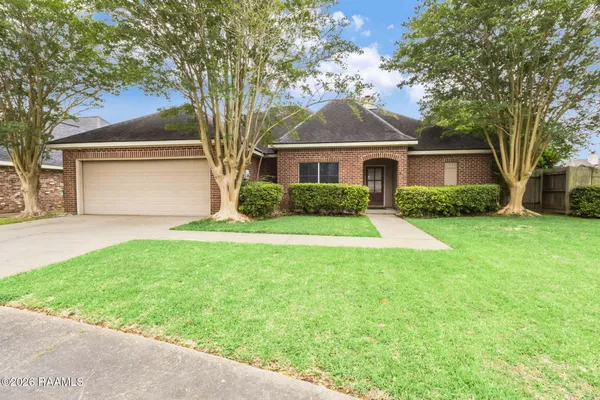 $259,900 | 102 Doncaster Circle, Youngsville, LA 70592