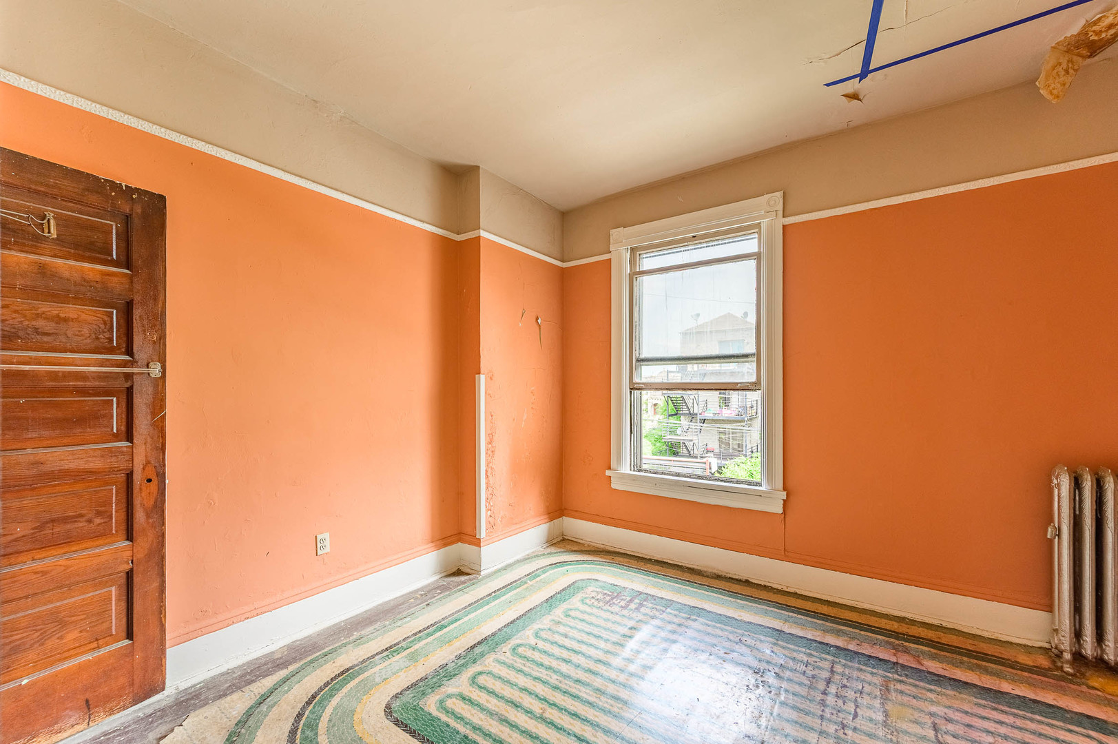 430 East 46th Street Chicago, IL 60653 - Photo 11 of 15 a view of an empty room and window