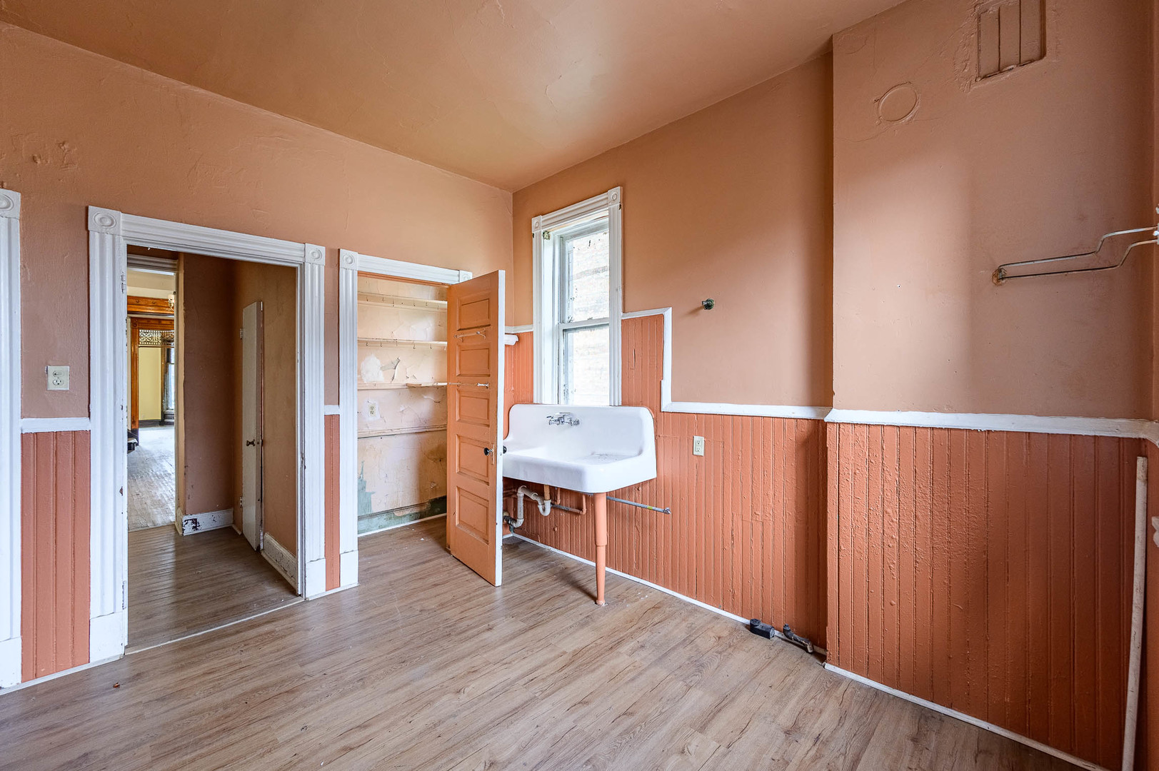430 East 46th Street Chicago, IL 60653 - Photo 12 of 15 wooden floor in an empty room with a window
