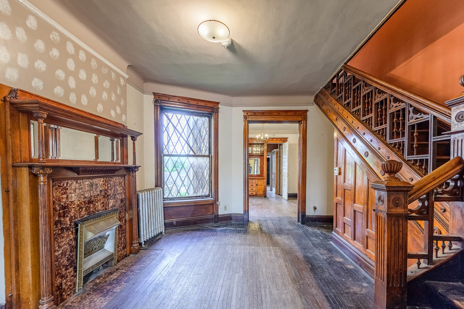 430 East 46th Street Chicago, IL 60653 - Photo 3 of 15 a view of an entryway with wooden floor and stairs