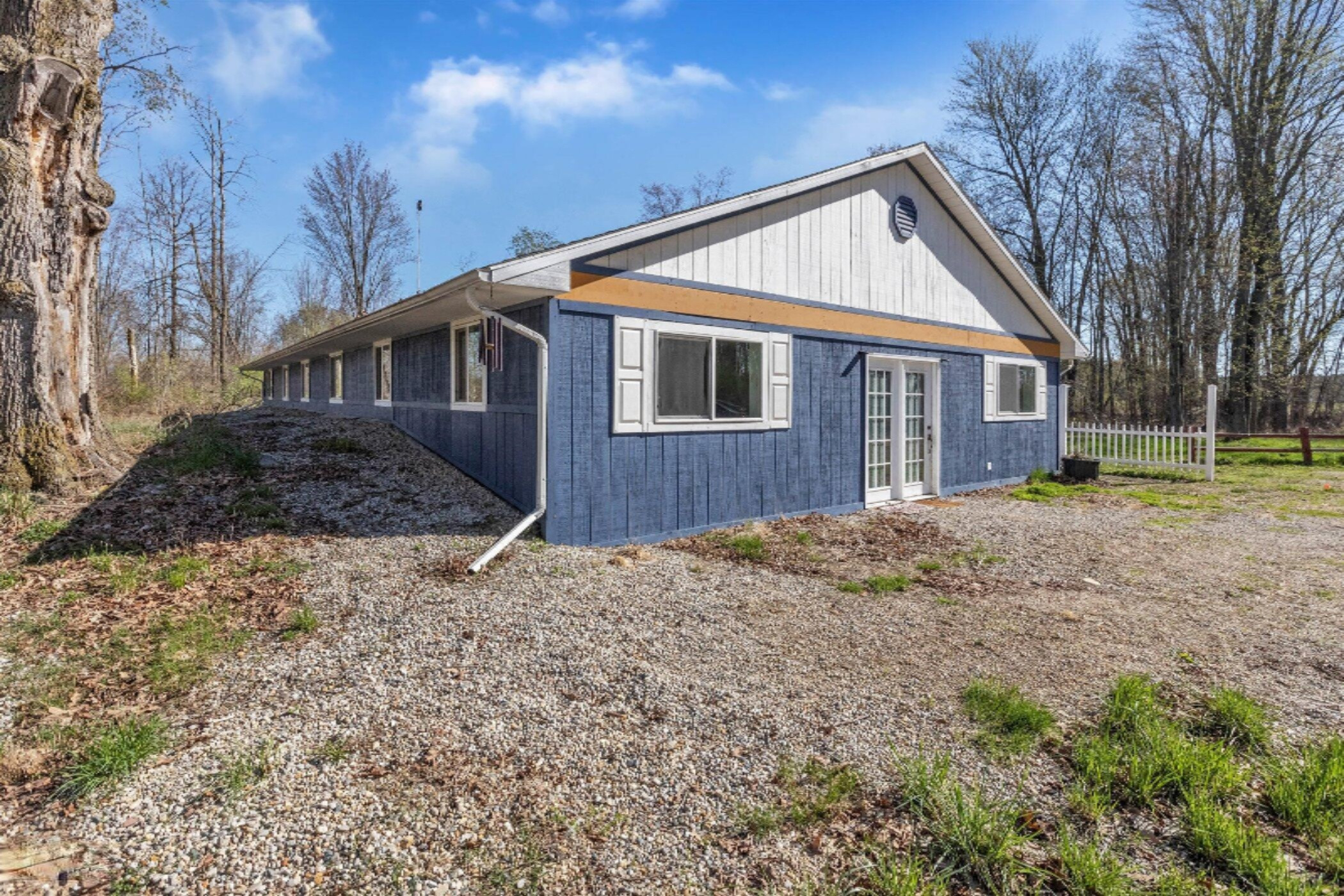 550 South Bliss Road Sumner, MI 48889 - Photo 2 of 39 02-550 S Bliss Rd-WindowStill-Real-Estat