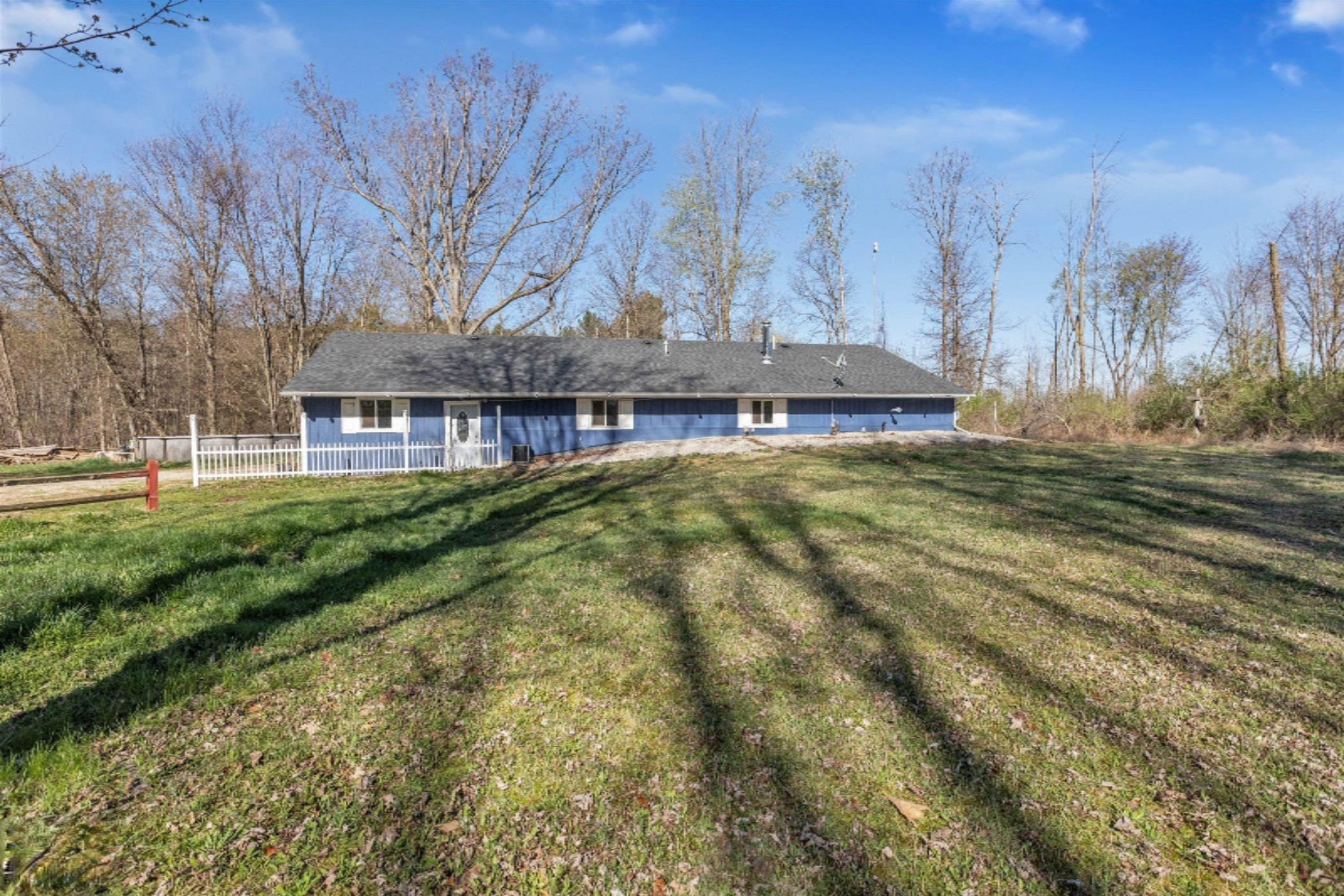 550 South Bliss Road Sumner, MI 48889 - Photo 33 of 39 35-550 S Bliss Rd-WindowStill-Real-Estat
