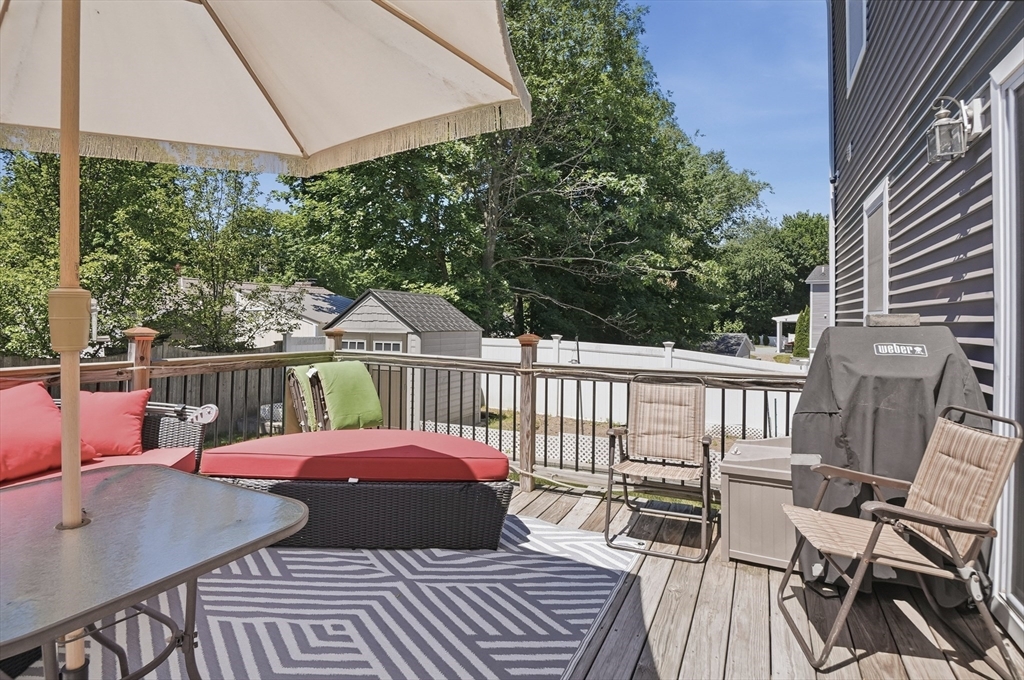 112 Pineland Avenue Worcester, MA 01604 - Photo 36 of 38 a view of a patio on the roof deck