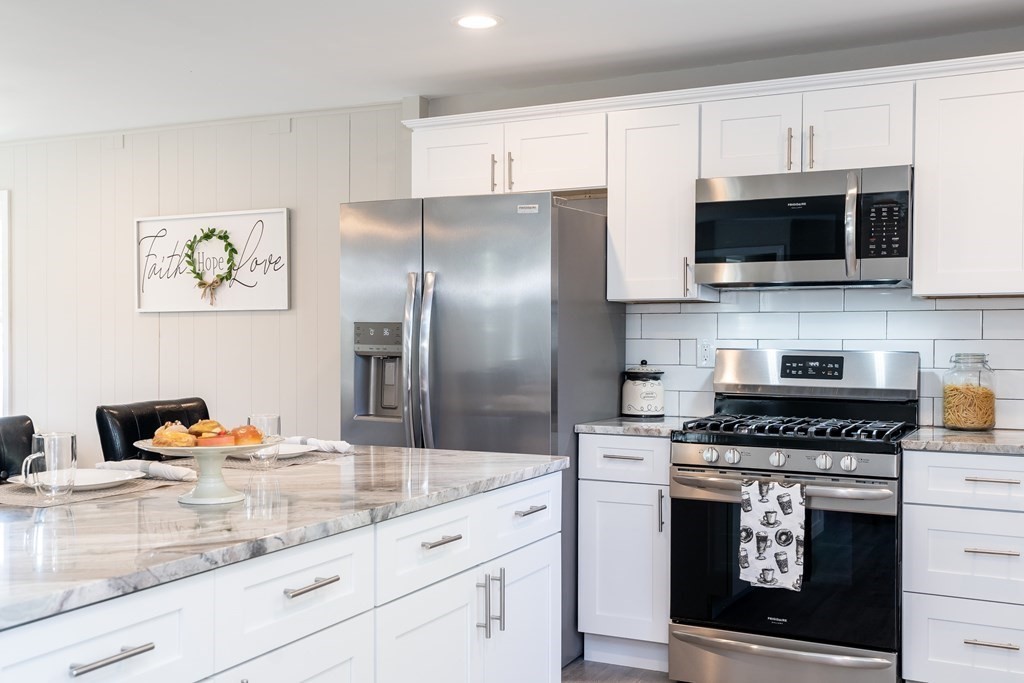 83 Westfield Road Holyoke, MA 01040 - Photo 4 of 41 Gallery Image 4