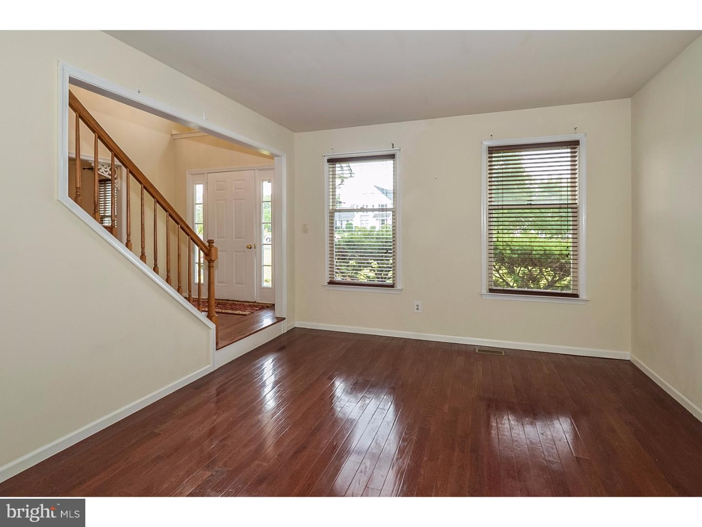 2267 Warner Road Lansdale, PA 19446 - Photo 3 of 25 Living Room