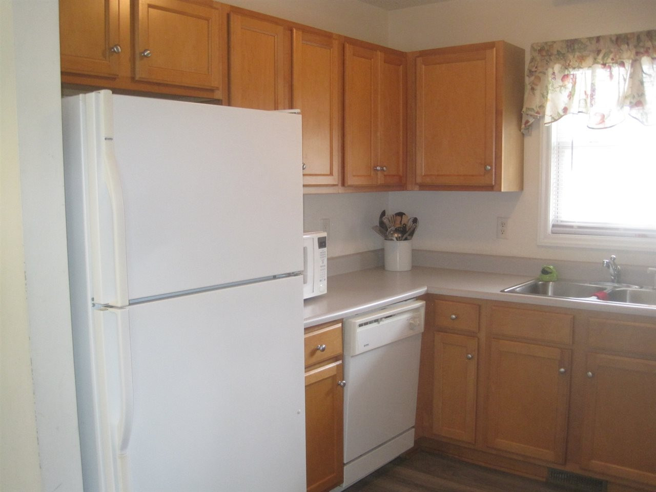 2932 Neals Creek Drive Raleigh, NC 27610 - Photo 7 of 10 KITCHEN