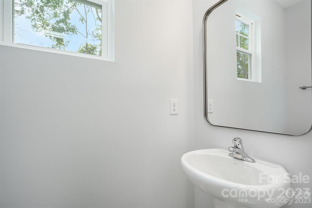 1010 Helms Road Charlotte, NC 28214 - Photo 18 of 43 Gallery Image 18