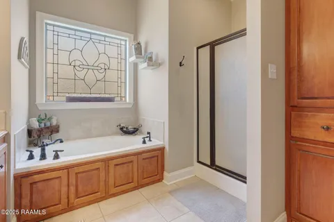 $335,000 | 305 Southlake Circle, Youngsville, LA 70592