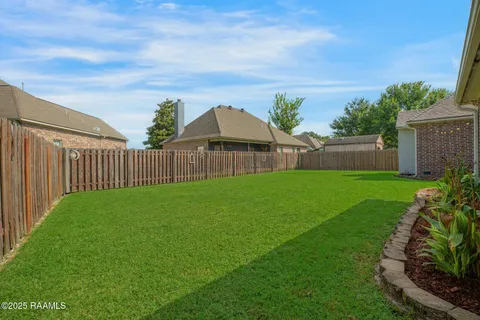 $335,000 | 305 Southlake Circle, Youngsville, LA 70592