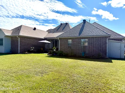 $335,000 | 305 Southlake Circle, Youngsville, LA 70592