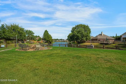 $335,000 | 305 Southlake Circle, Youngsville, LA 70592