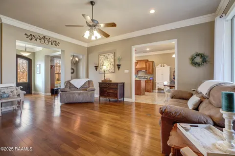 $335,000 | 305 Southlake Circle, Youngsville, LA 70592