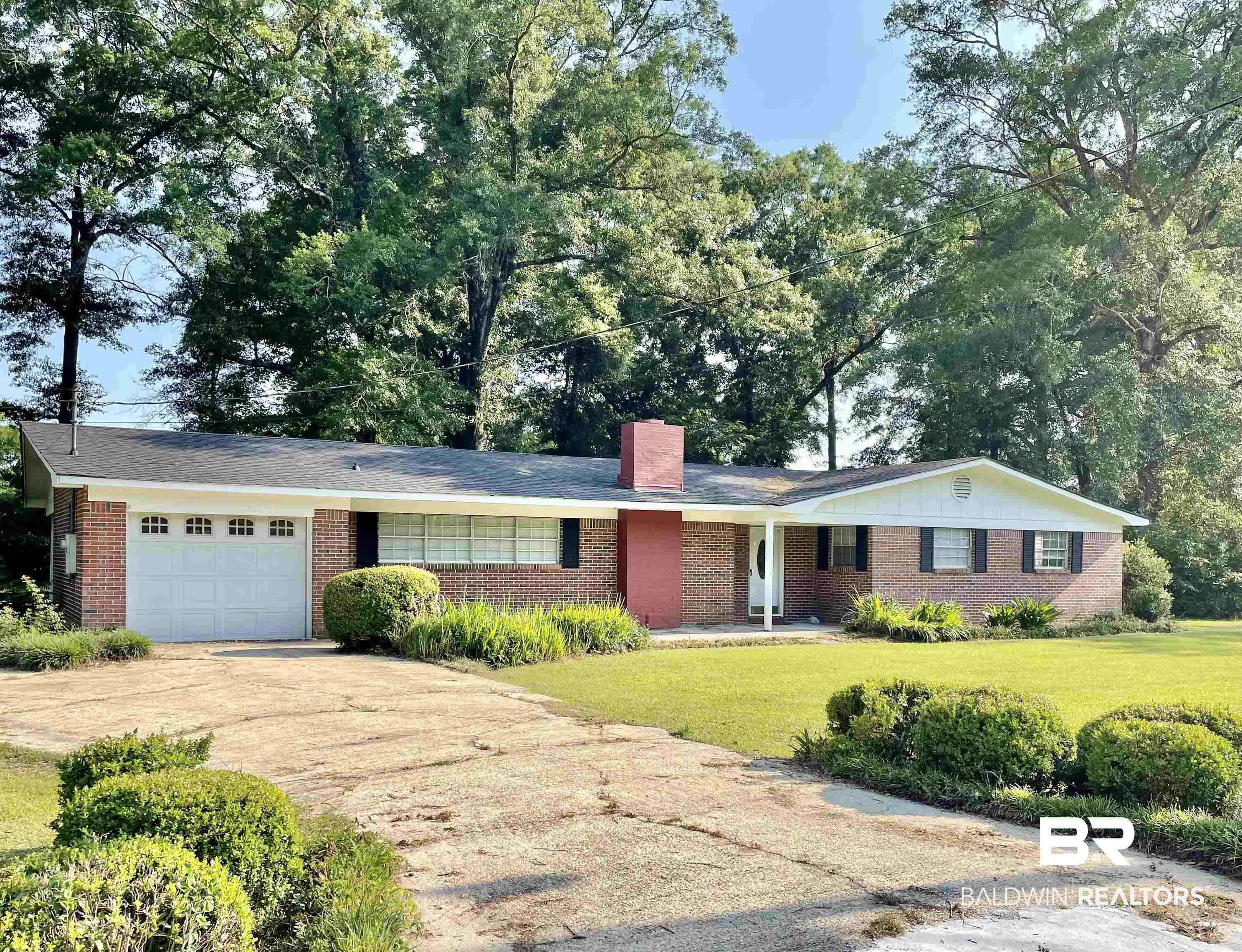 98 White Road Brewton, AL 36426 - Photo 4 of 49