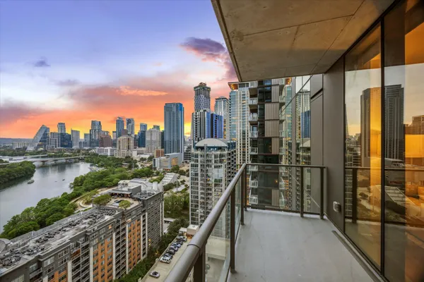 $3,200 | 44 East Avenue, Unit 2304, Austin, TX 78701