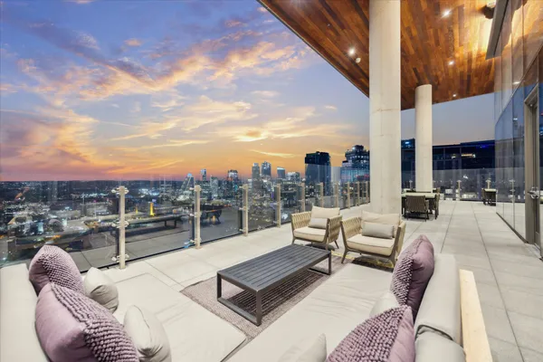 $3,200 | 44 East Avenue, Unit 2304, Austin, TX 78701