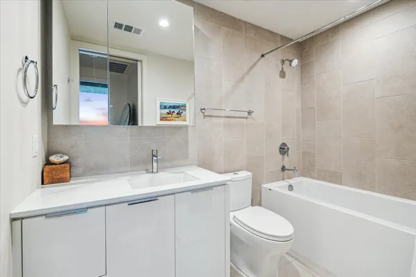 $3,200 | 44 East Avenue, Unit 2304, Austin, TX 78701