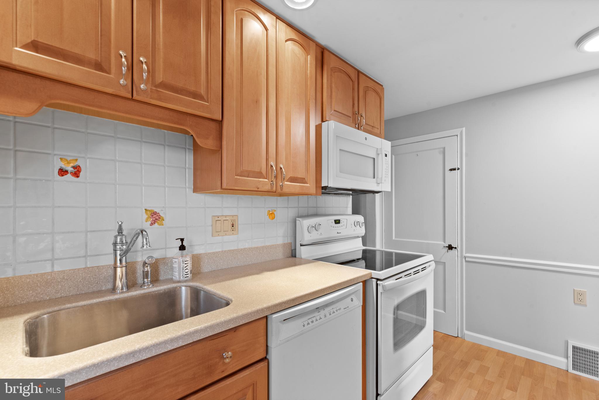 321 Inwood Road Ardmore, PA 19003 - Photo 6 of 25