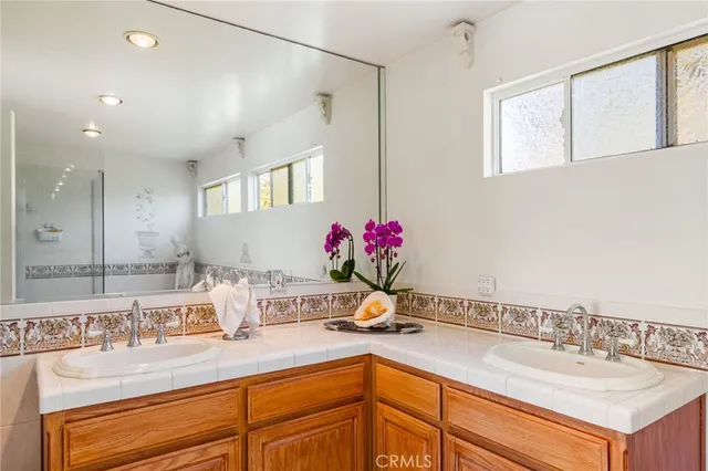 a view of a backyard of the house