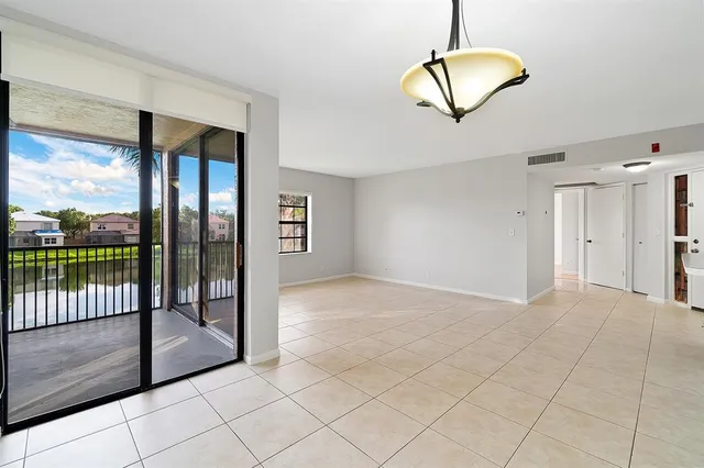 $2,700 | 10730 Northwest 14th Street, Unit 167, Plantation, FL 33322
