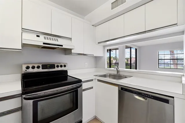 $2,700 | 10730 Northwest 14th Street, Unit 167, Plantation, FL 33322