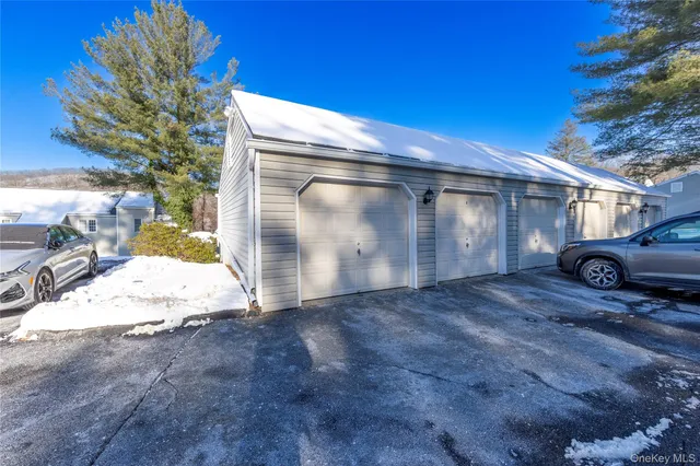 $275,000 | 502 Holly Stream Court, Brewster, NY 10509