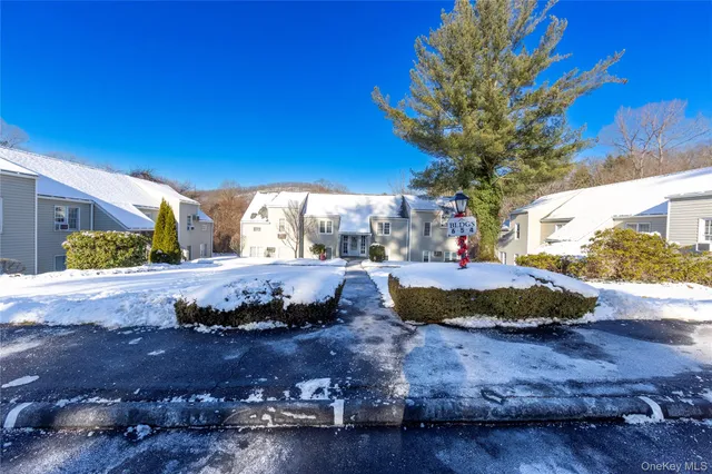 $275,000 | 502 Holly Stream Court, Brewster, NY 10509