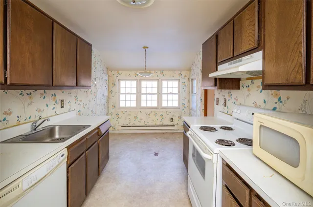 $275,000 | 502 Holly Stream Court, Brewster, NY 10509