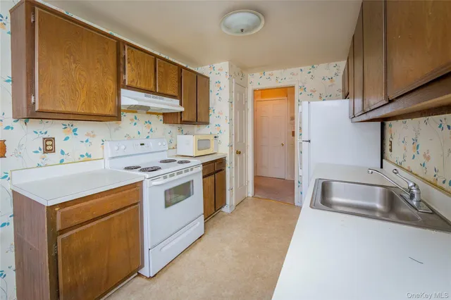 $275,000 | 502 Holly Stream Court, Brewster, NY 10509