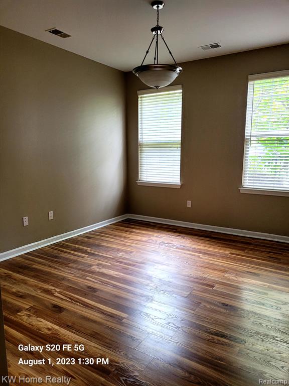 262 North Wixom Road Wixom, MI 48393 - Photo 5 of 14