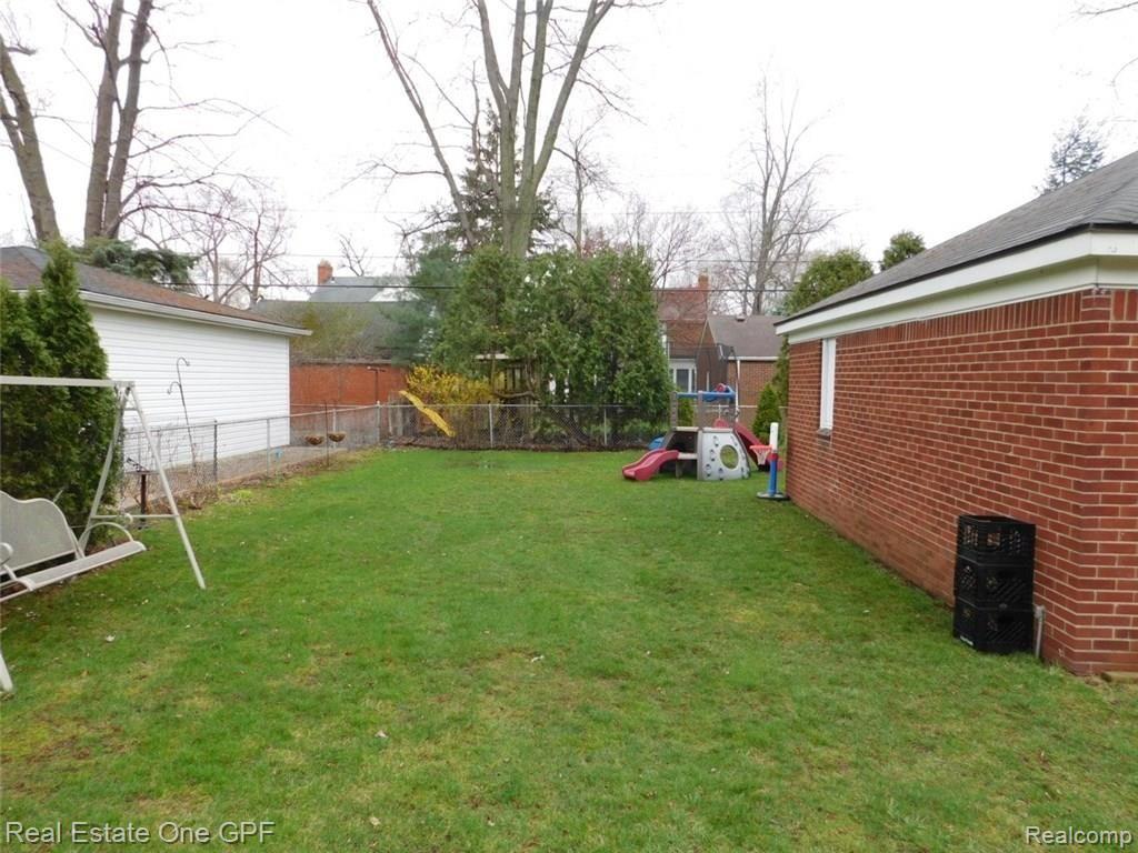 1353 Whittier Road Grosse Pointe, MI 48230 - Photo 32 of 34 32 DSCN1034.JPG