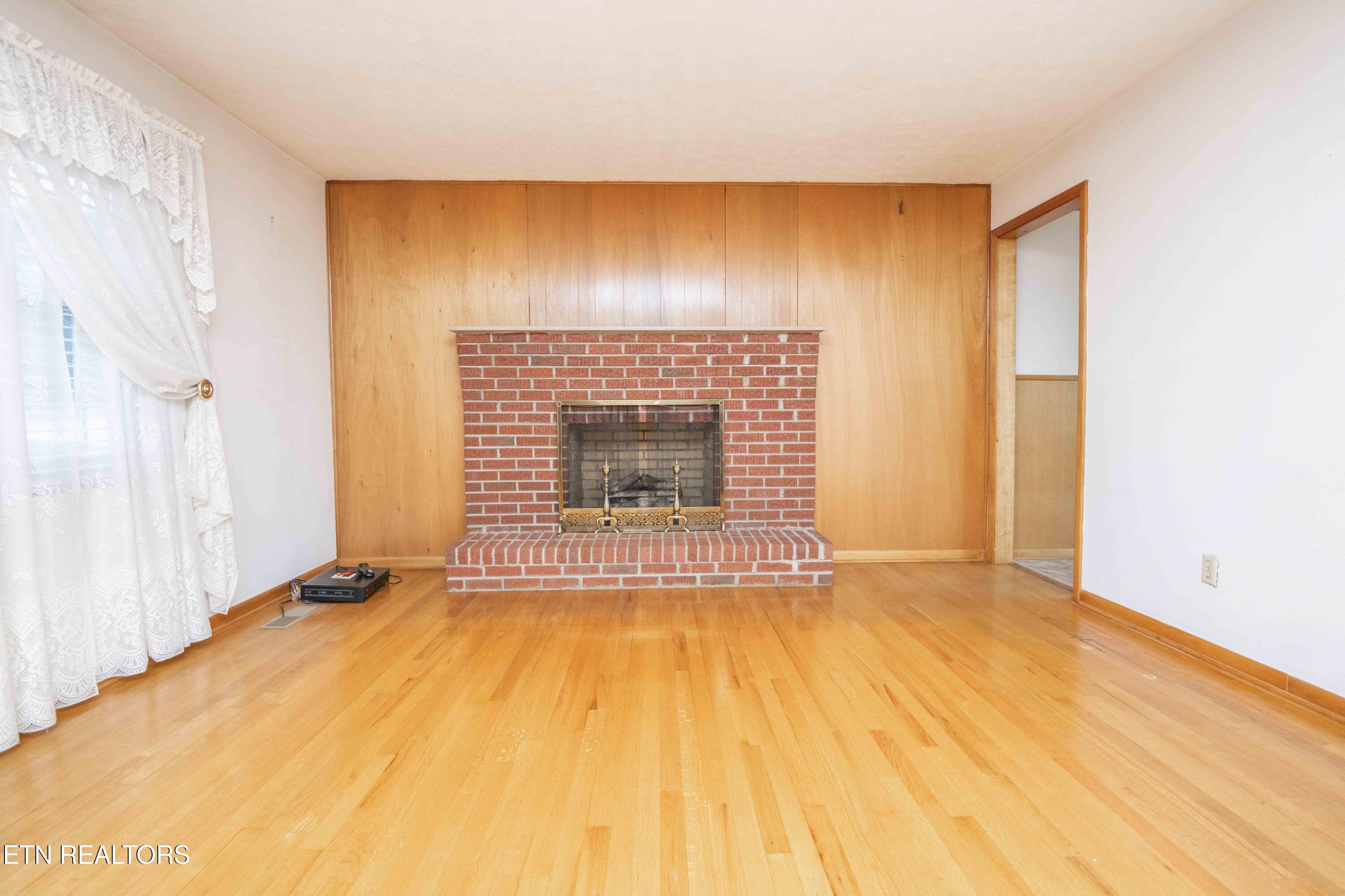 7224 Ridgeview Road Corryton, TN 37721 - Photo 11 of 60 Living Room