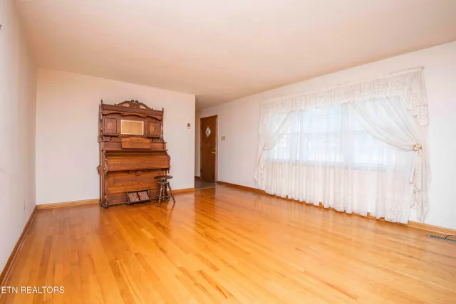 $369,900 | 7224 Ridgeview Road, Corryton, TN 37721