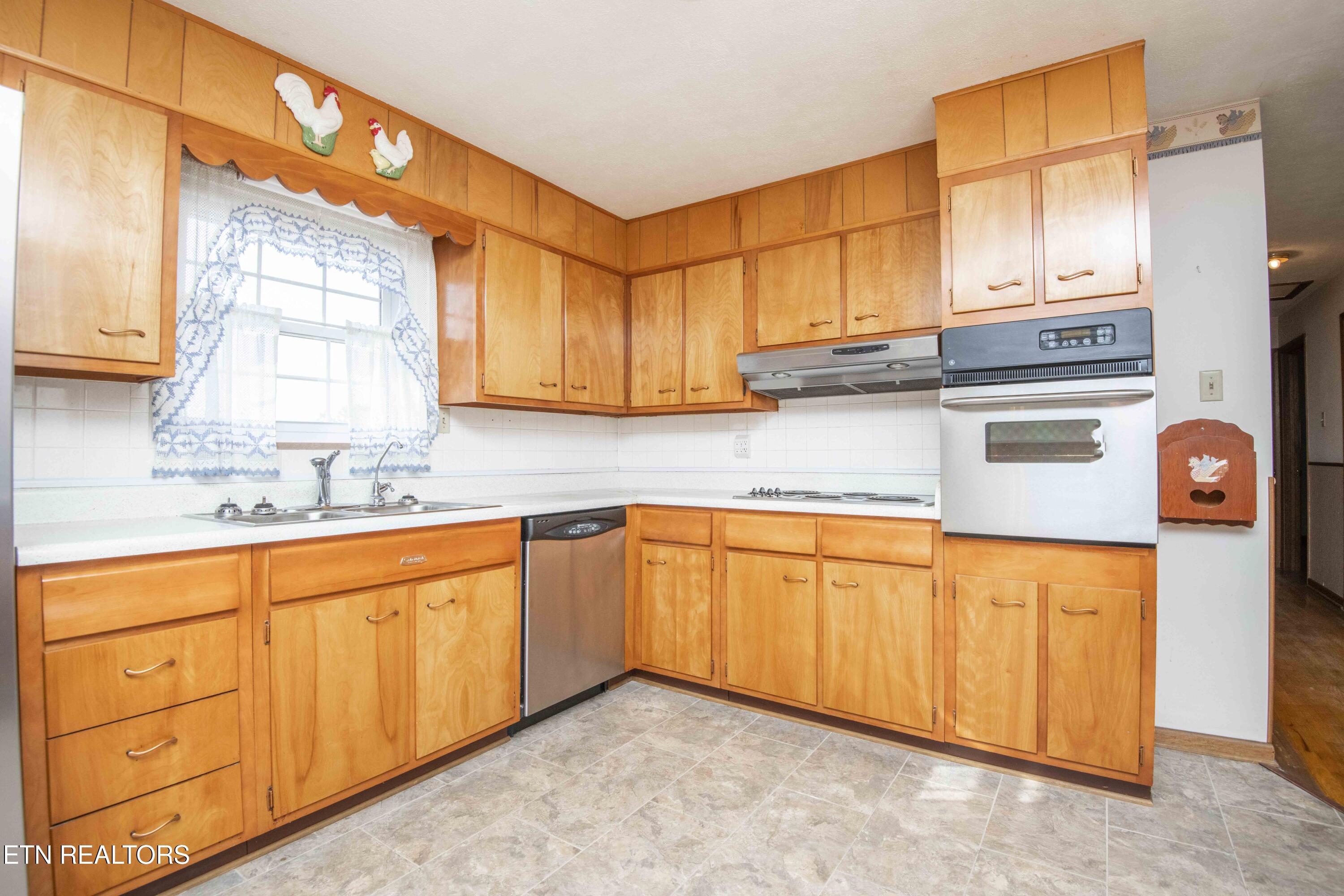 7224 Ridgeview Road Corryton, TN 37721 - Photo 16 of 60 Kitchen