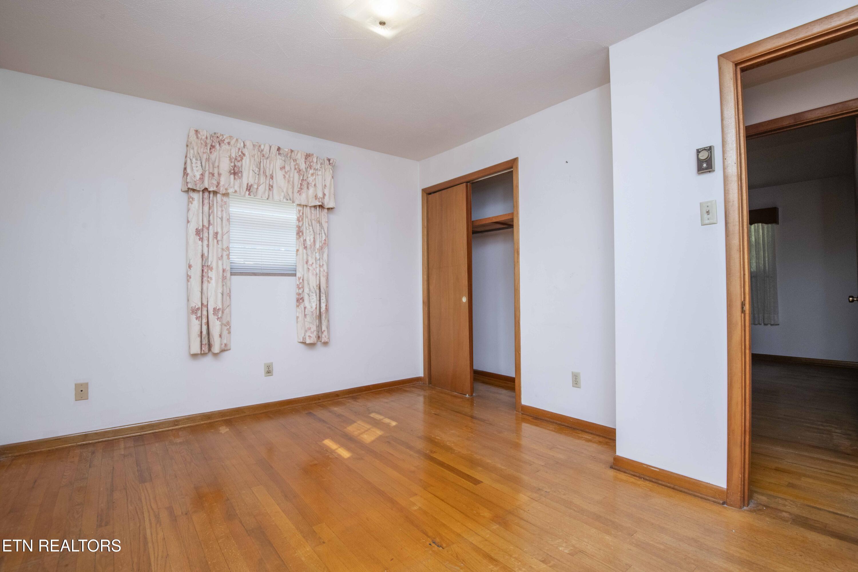 7224 Ridgeview Road Corryton, TN 37721 - Photo 29 of 60 Owners Suite