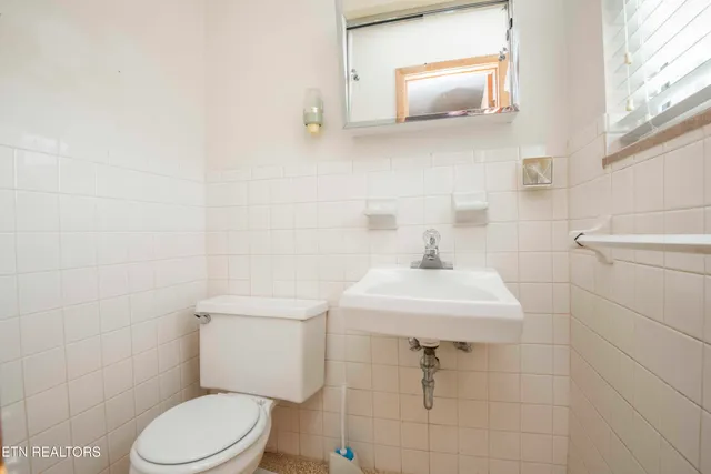 $369,900 | 7224 Ridgeview Road, Corryton, TN 37721