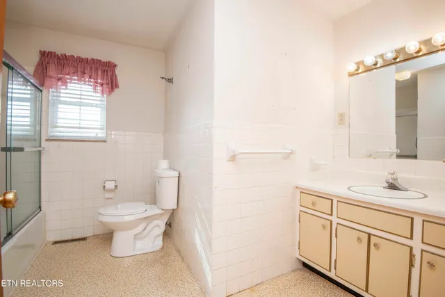 $369,900 | 7224 Ridgeview Road, Corryton, TN 37721