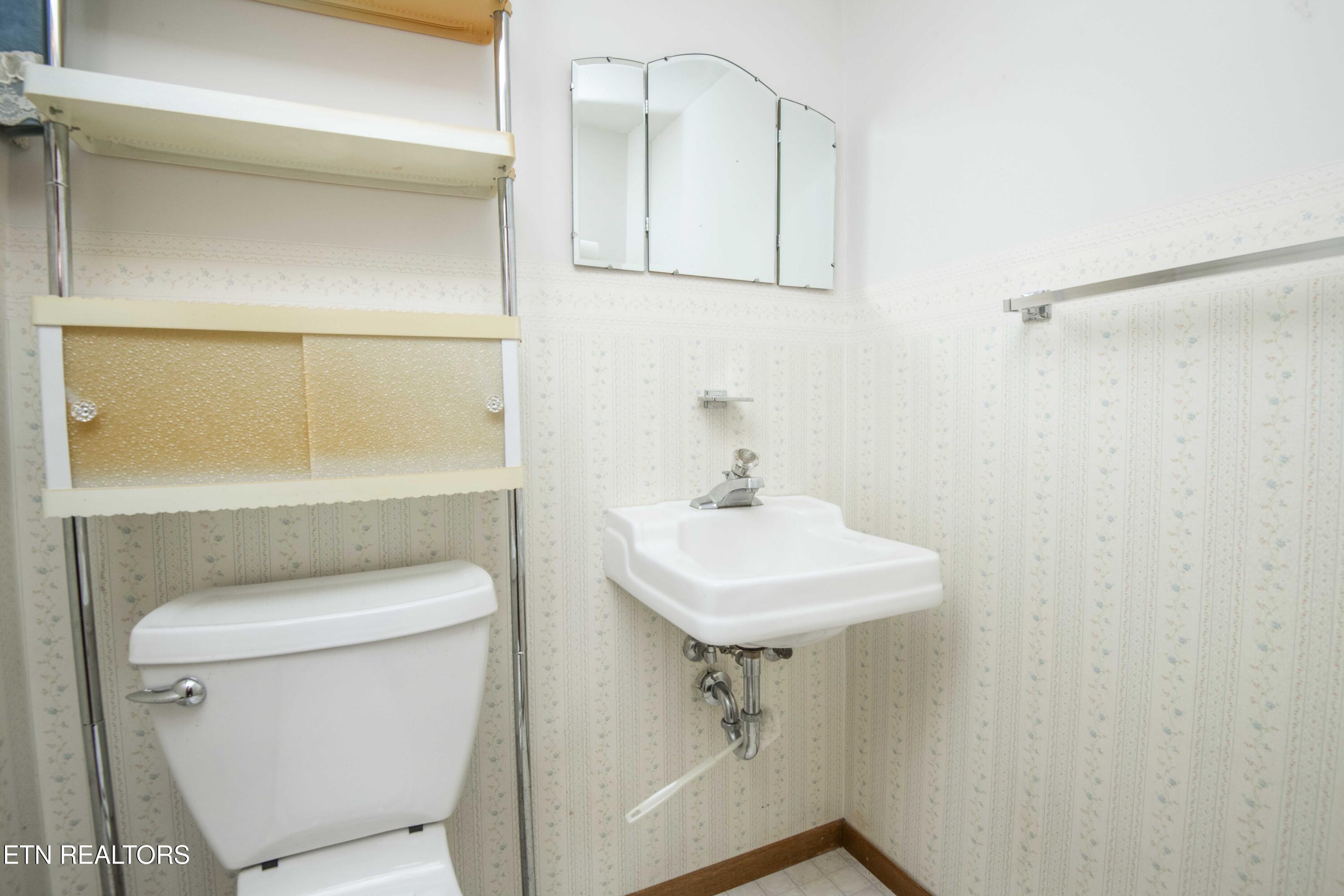 7224 Ridgeview Road Corryton, TN 37721 - Photo 46 of 60 Half Bath Basement