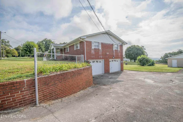 $369,900 | 7224 Ridgeview Road, Corryton, TN 37721