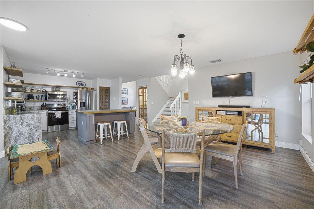 7386 Michigan Isle Road Lake Worth, FL 33467 - Photo 10 of 59 42-Dining Area