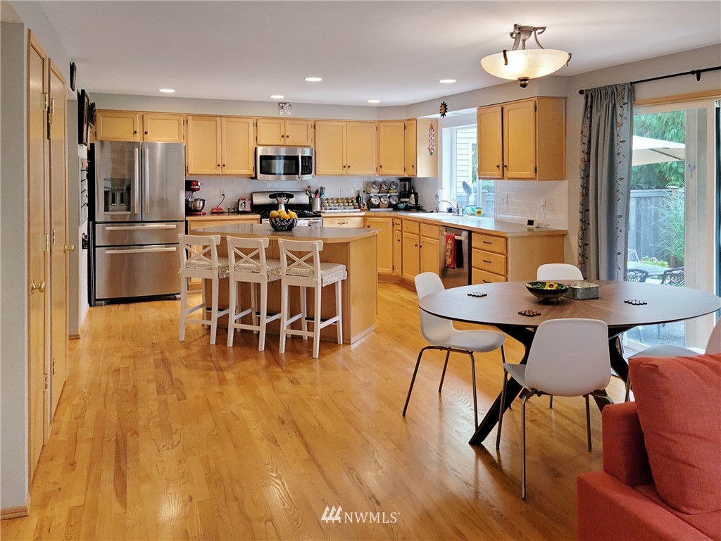 5605 Southeast 1st Place Renton, WA 98059 - Photo 11 of 32 Gallery Image 11