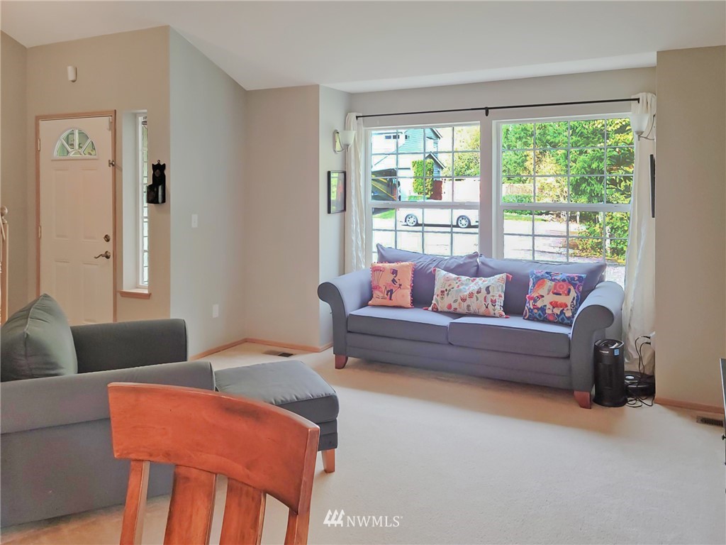 5605 Southeast 1st Place Renton, WA 98059 - Photo 3 of 32 Gallery Image 3