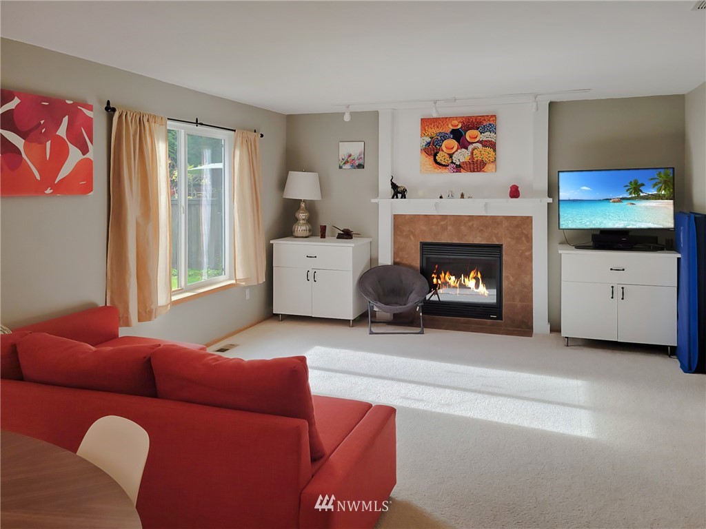 5605 Southeast 1st Place Renton, WA 98059 - Photo 8 of 32 Gallery Image 8