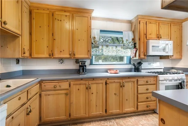 $1,298,000 | 2726 View Drive, Running Springs, CA 92382