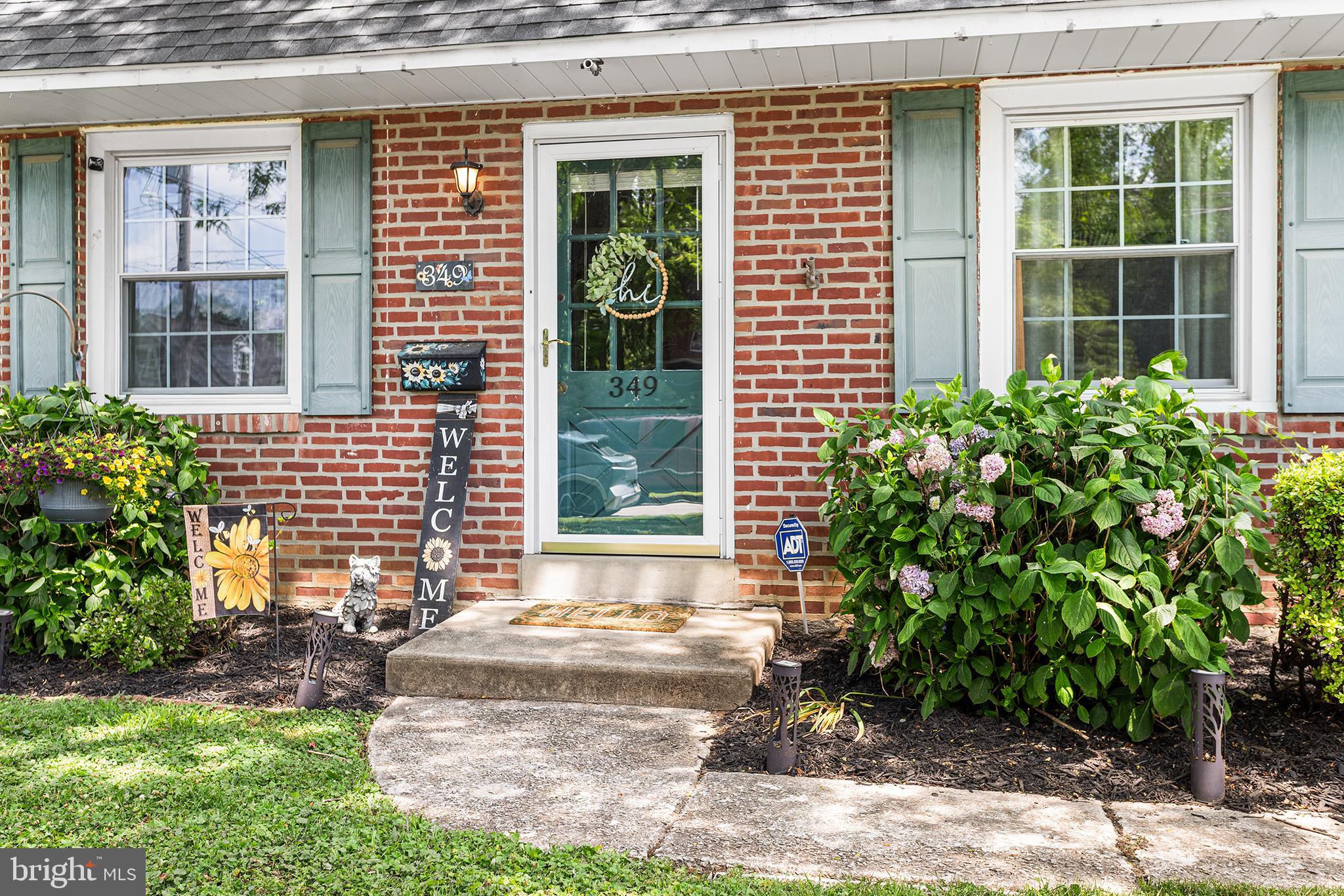 349 Hawarden Road Springfield, PA 19064 - Photo 3 of 32