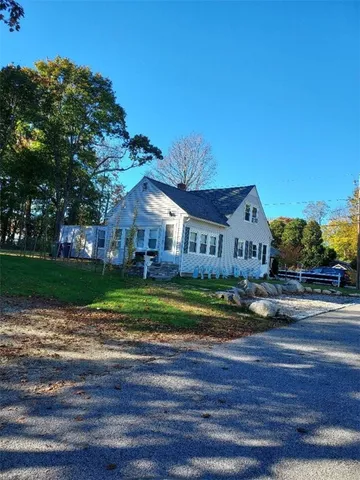 $649,900 | 25 Thomas Street, North Kingstown, RI 02852