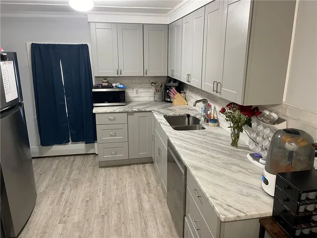 $649,900 | 25 Thomas Street, North Kingstown, RI 02852