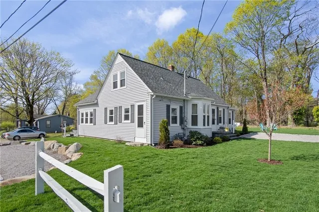 $649,900 | 25 Thomas Street, North Kingstown, RI 02852