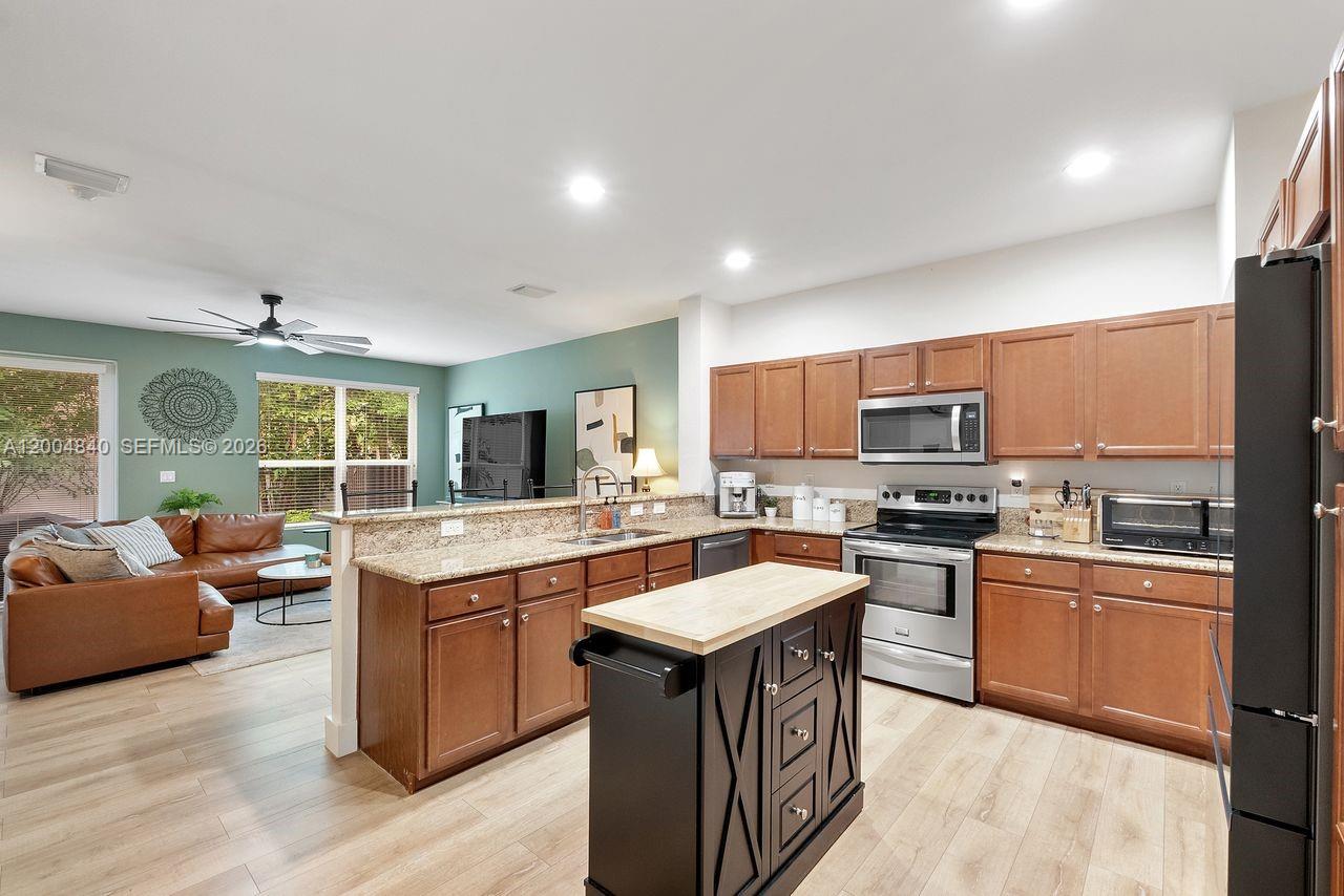 17116 Southwest 92nd Street Miami, FL 33196 - Photo 4 of 51